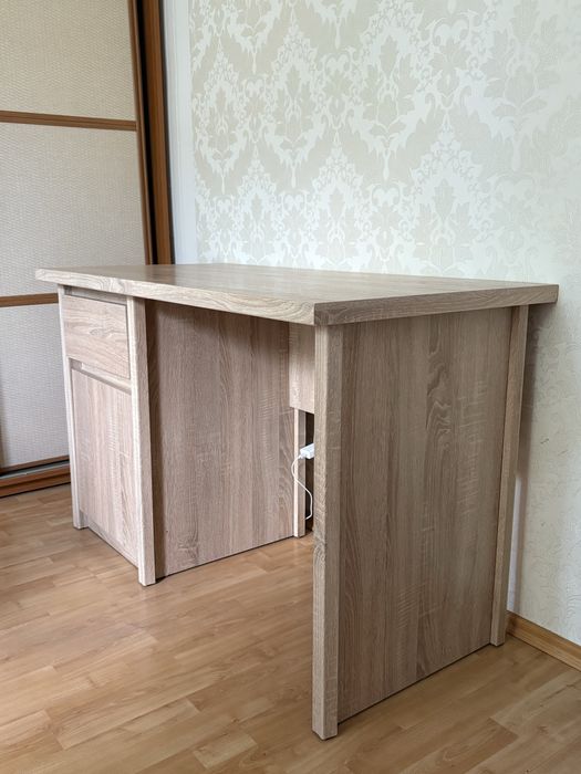 Компьютерный письменный стол 120х60