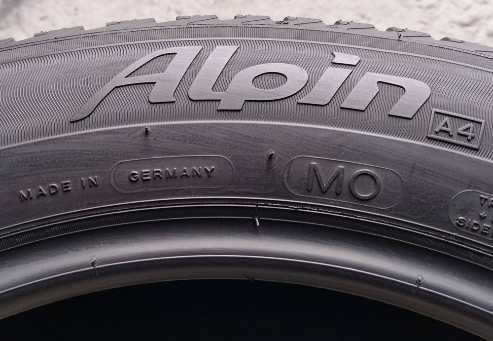 Шини зимові R17 215/60 Michelin Alpin A4