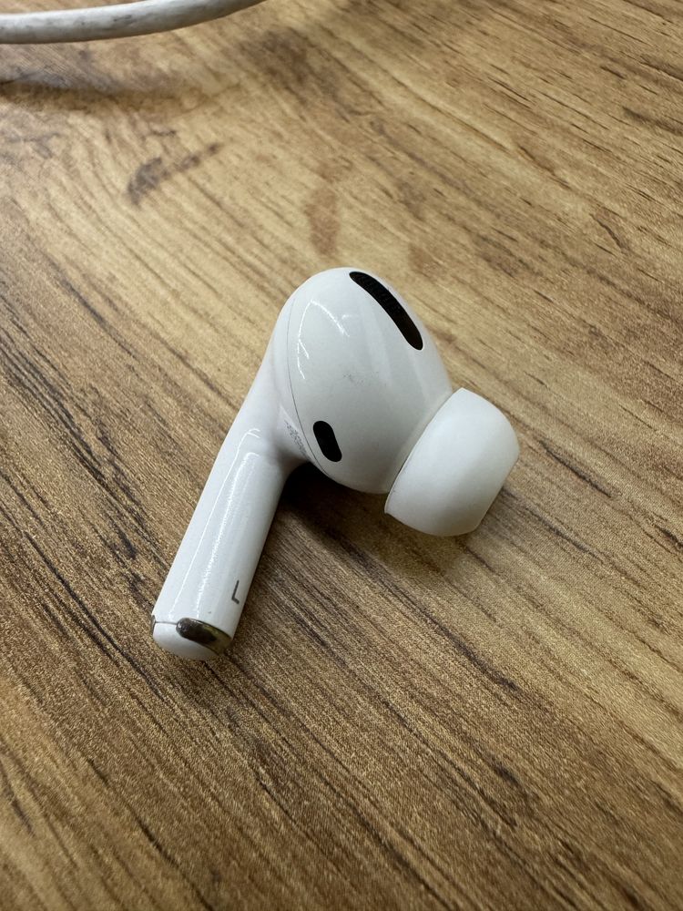Продам AirPods pro левий оригинал АірПодс про ліве оригінал