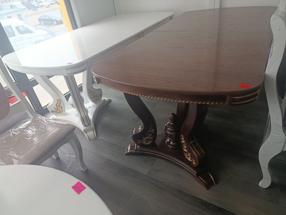 Стільці столи для кухні та вітальні