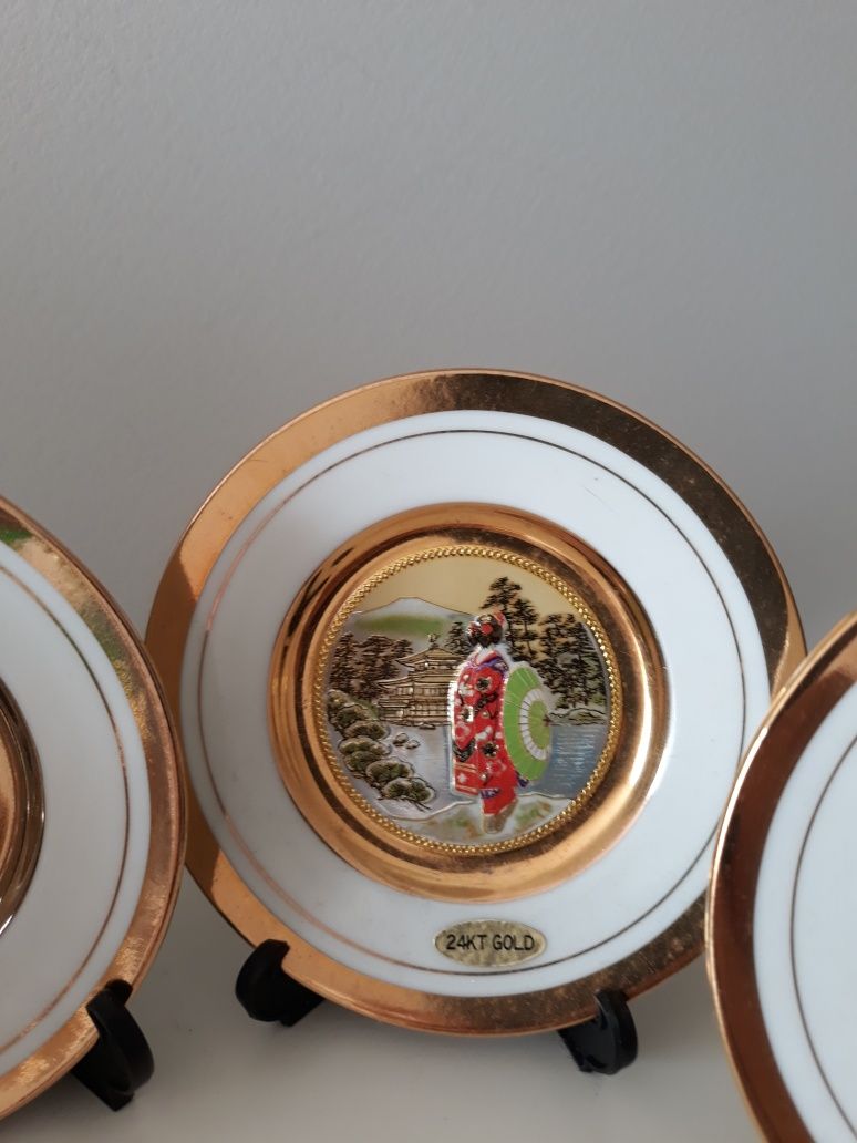 4 pratos porcelana Chokin Japonesa pintada à mão e ouro 24k