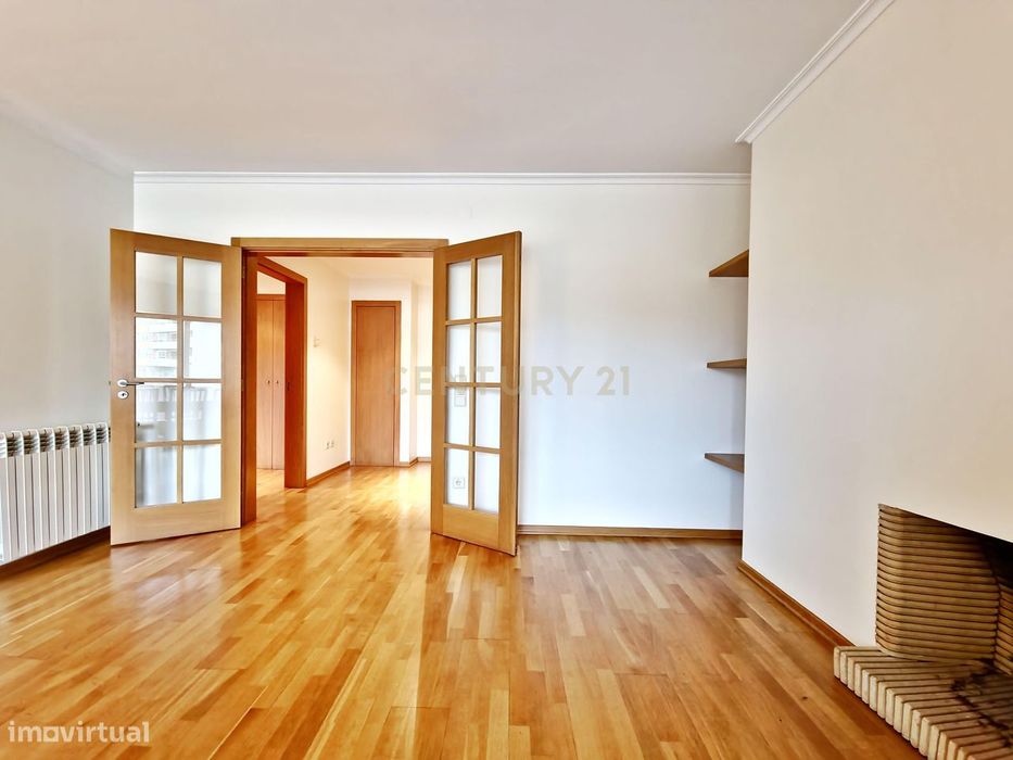 Apartamento T1 Boavista /Bessa Varanda Lareira Garagem