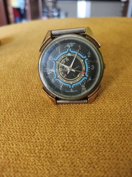 Radziecki zabytkowy kwarcowy Zegarek na rękę Łucz 2351 ,