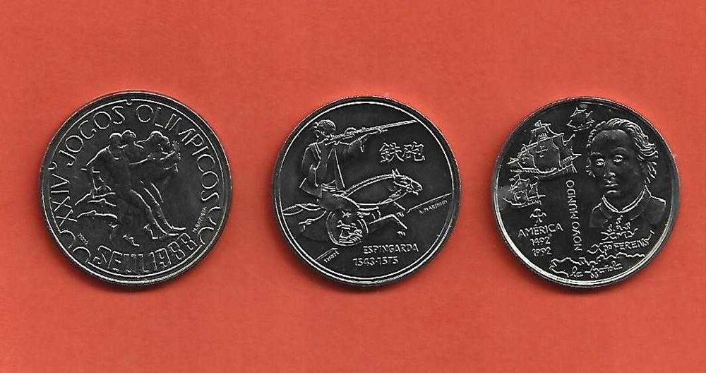 Lote 3 Moedas Comemorativas 200 e 250$00