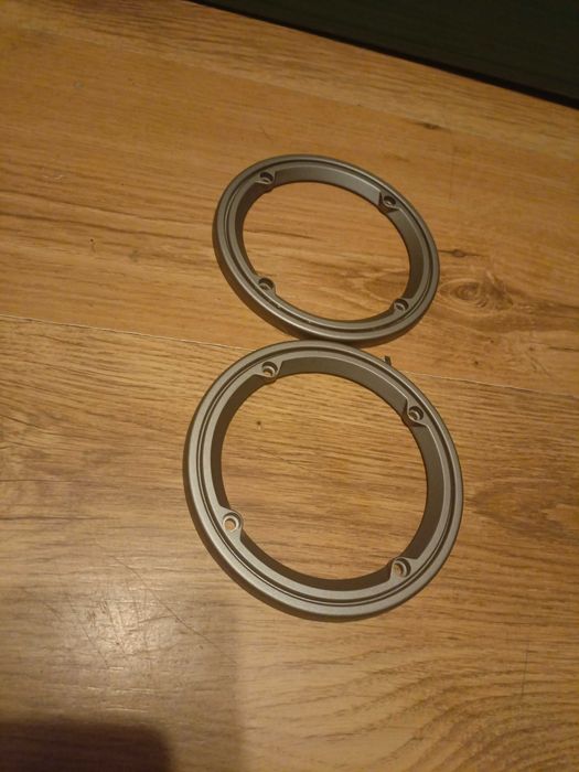 Sprzedam pierścienie na głośniki JBL E80.
