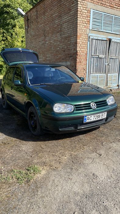 Volkswagen Golf 4.  1,4 бензин