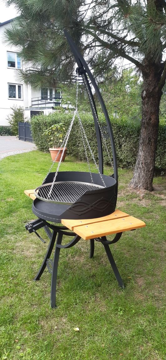 Metalowy grill o średnicy 70cm