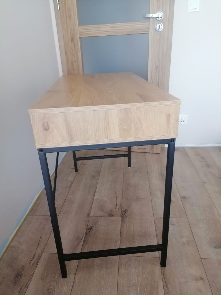 Biurko JYSK jak nowe