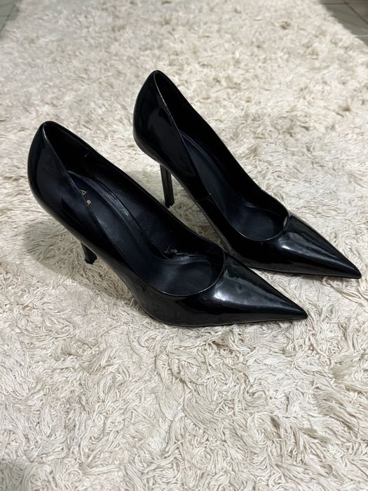 Туфлі лакові чорні лодочки zara