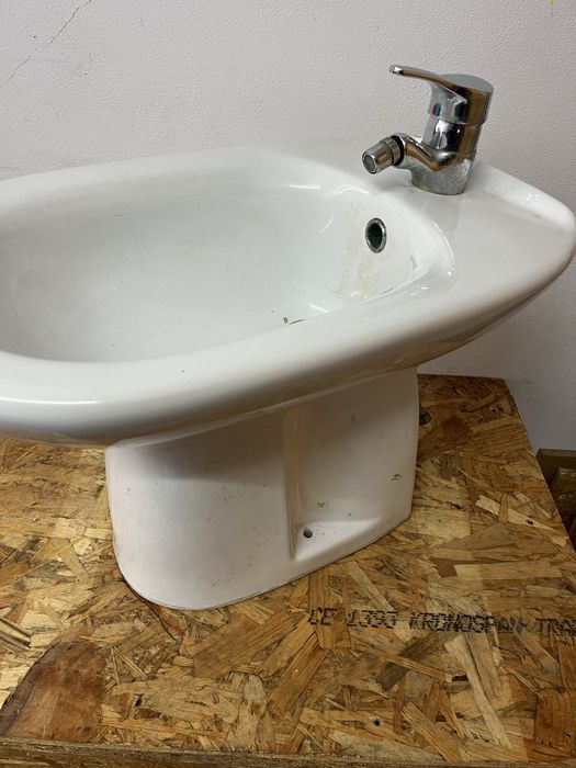 Bidé com Torneira Roca – bom estado