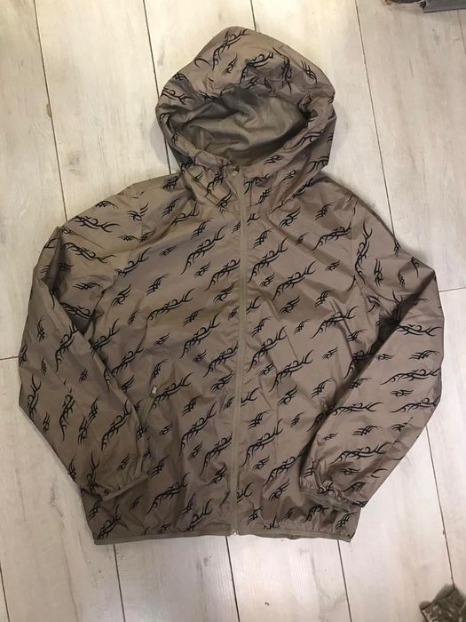 вітрівка з крутим прінтом cropp