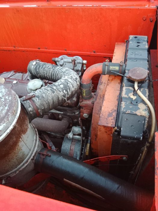 Bizon Z056 z stołem do rzepaku Rolmako