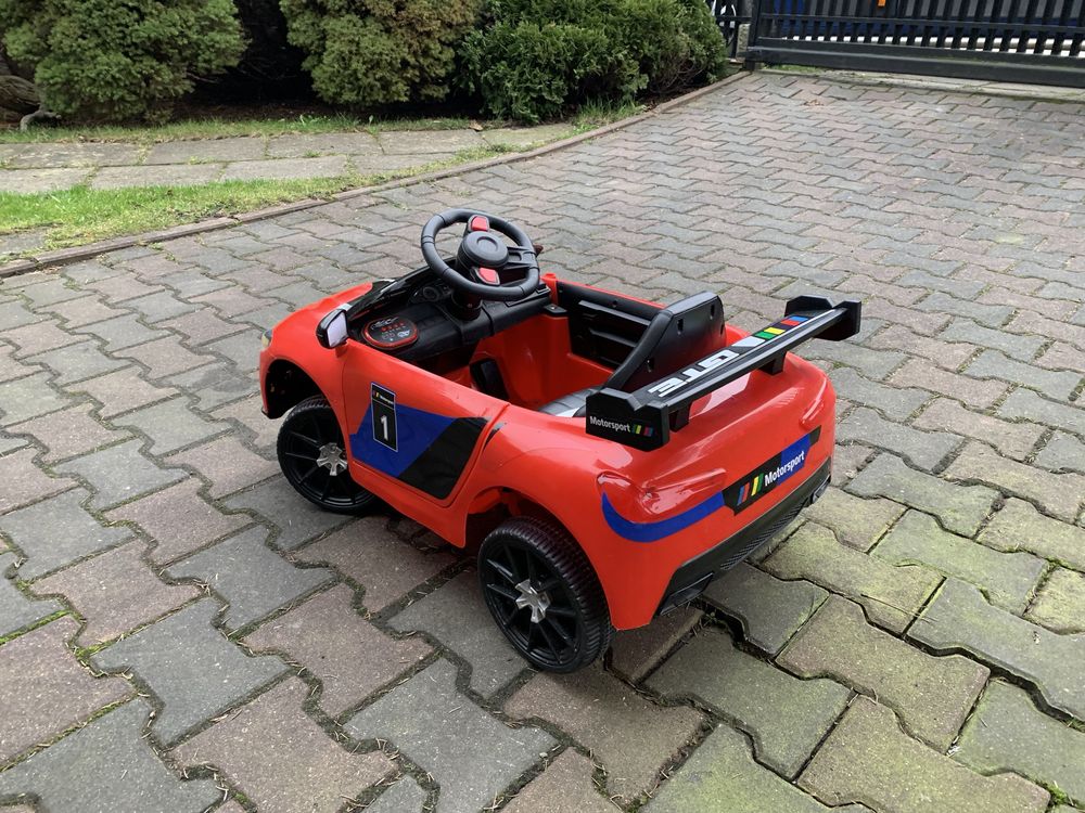 Samochodzik dla dziecka na akumulator zdalnie sterowany pilot BMW