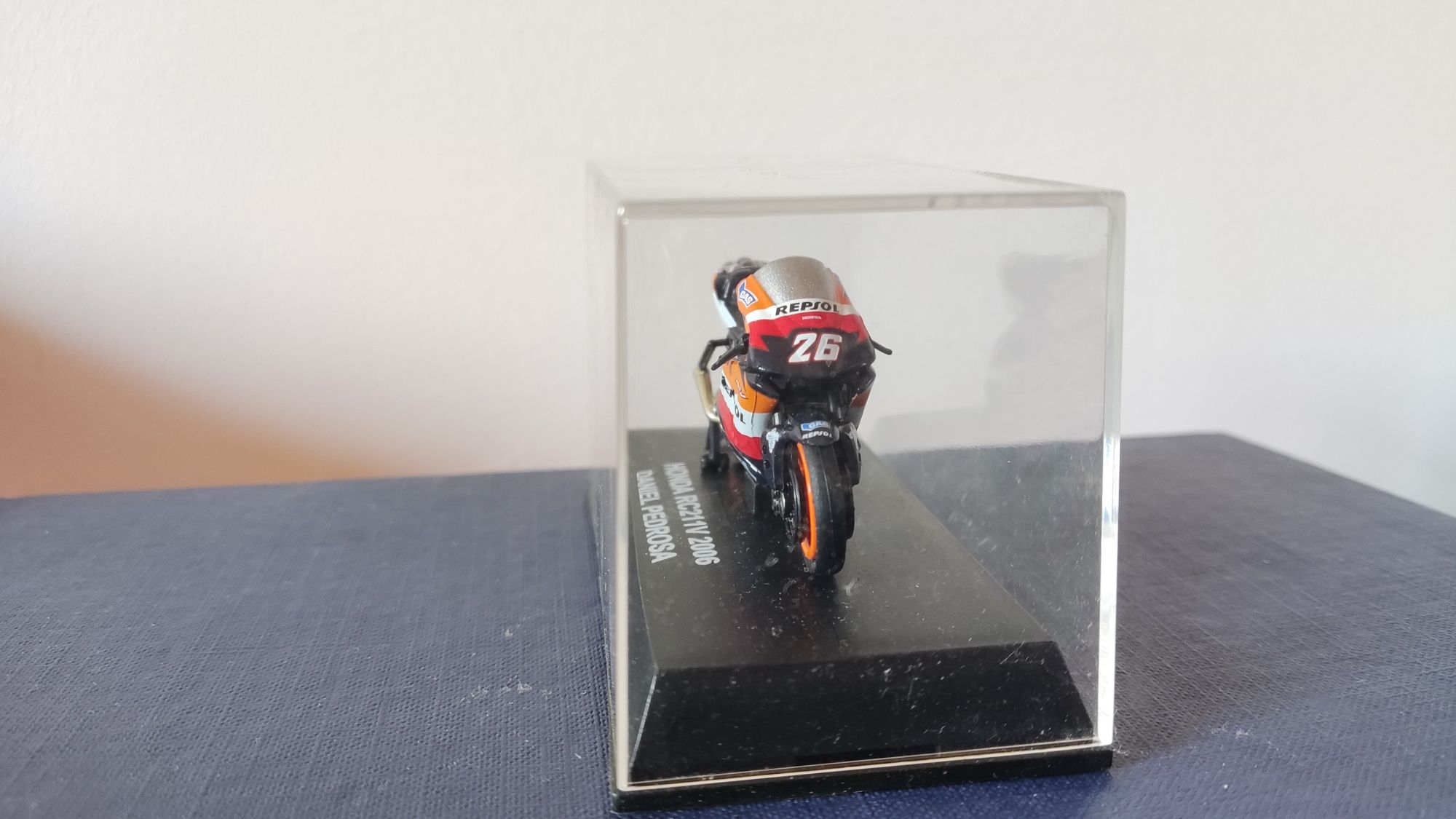 Mota de coleção Honda RC211V 2006 - Daniel Pedrosa