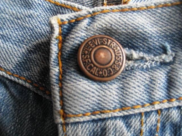 Продам джинсы фирмы "Levis" (Пакистан).