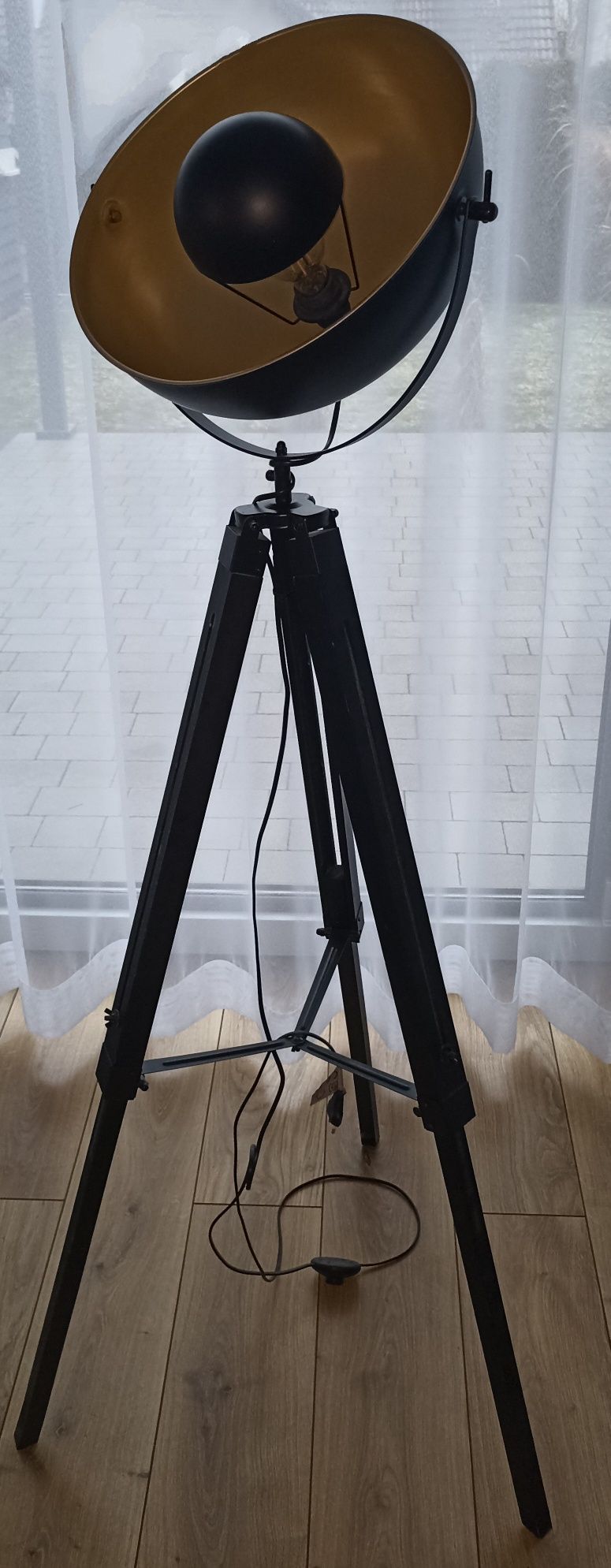 Lampa stojąca podłogowa trójnóg loft reflektor