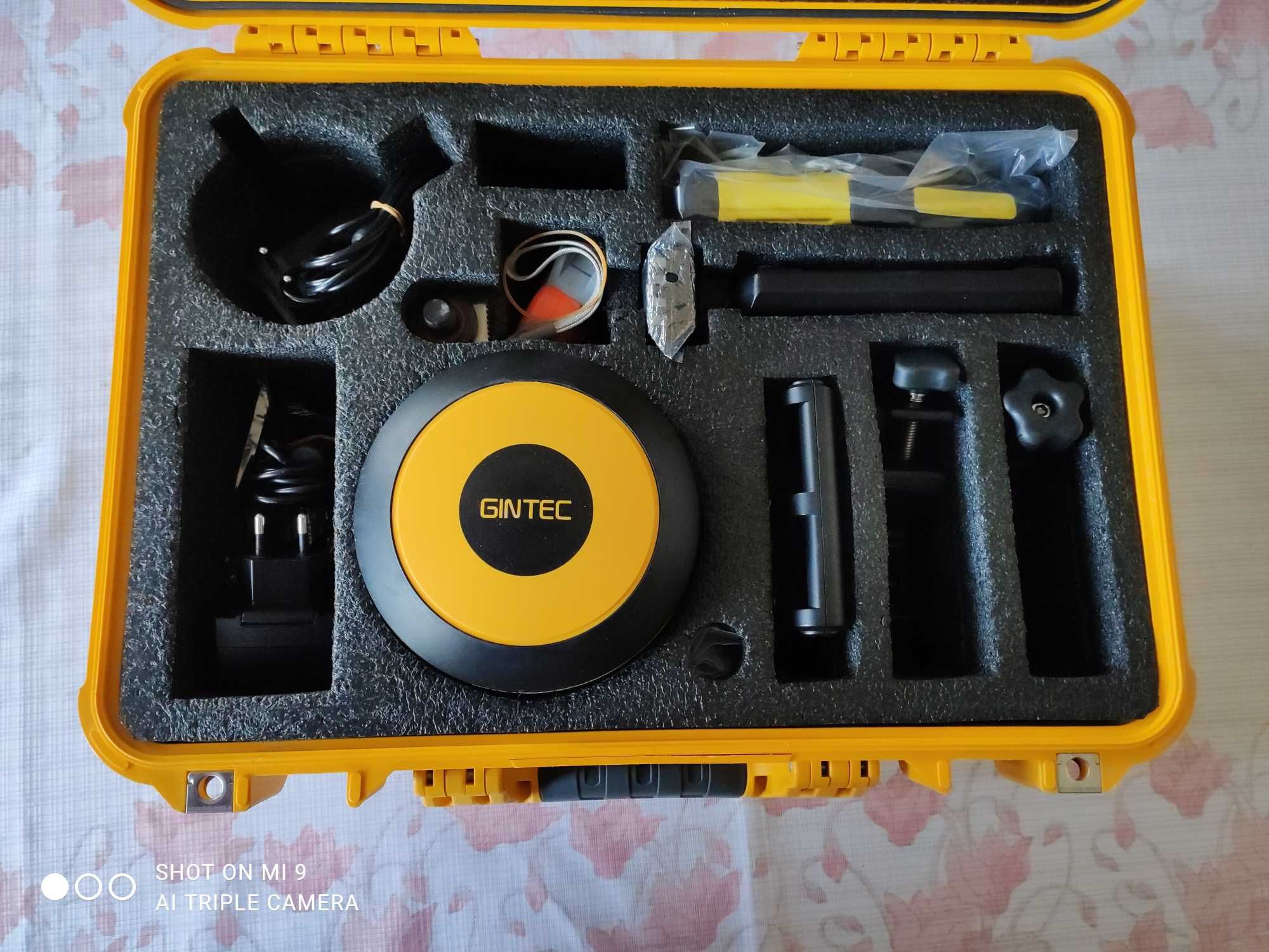Odbiornik geodezyjny GPS GNSS  GINTEC G10