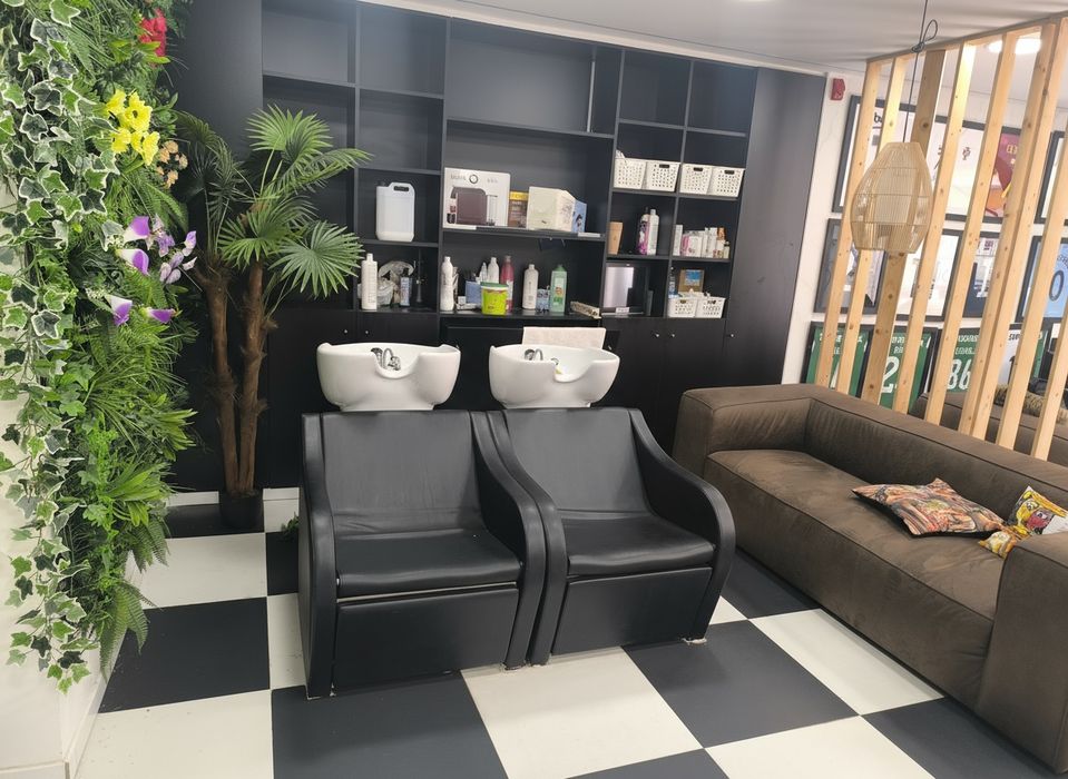 Aluguer de Cadeira em Cabeleireiro/Barbearia de Prestígio