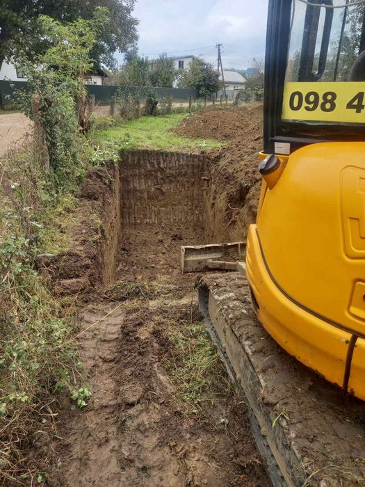 Послуги міні екскаватора та самоскида