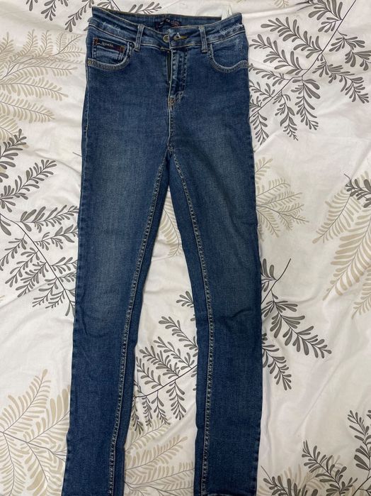 Сині джинси скіні