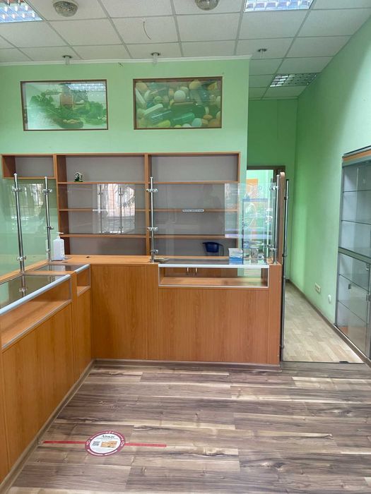 Продам фасадное помещение в р-не Нового рынка.