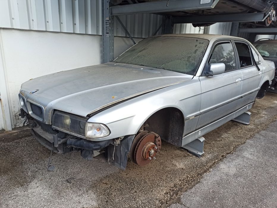 Peças para BMW 750i 2001