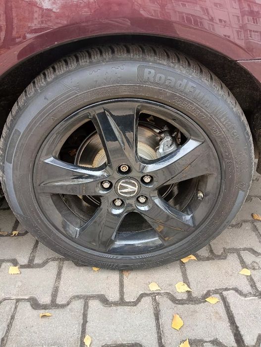 Продам резину r17 225/50 можно з дисками