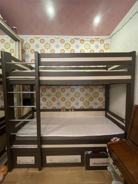 Двохповерхове ліжко