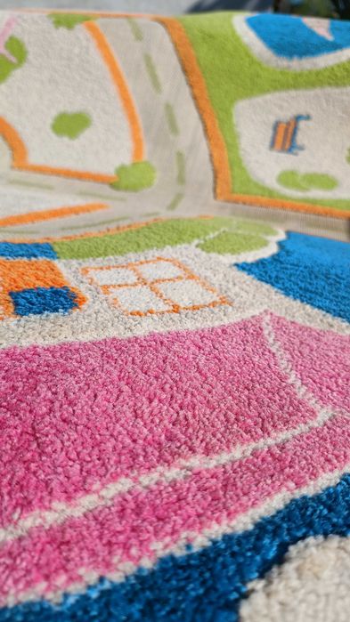 Килим у дитячу кімнату, розмір 2х2.9м.