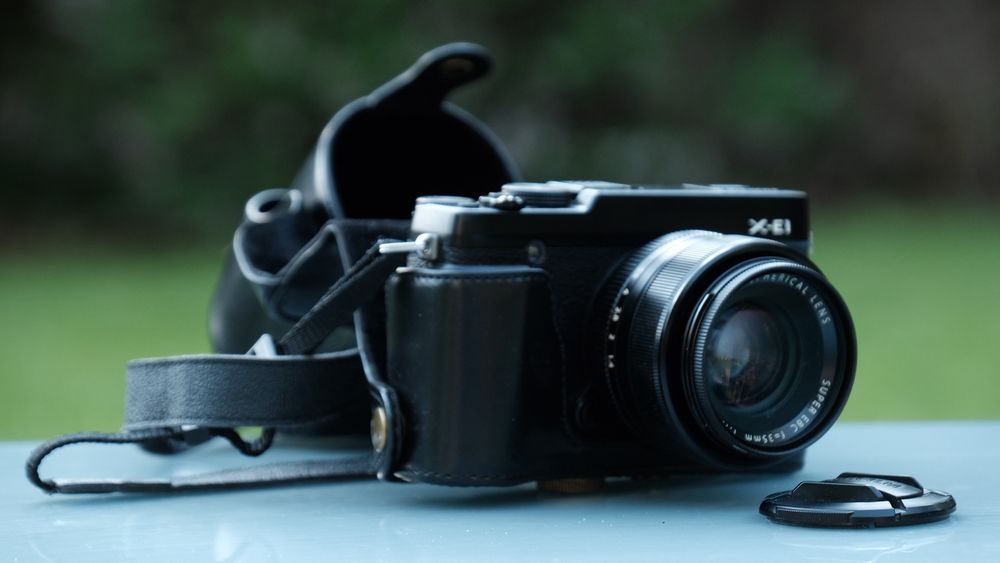 Aparat FUJIFILM X-E1 Fujinon FX 35 R1:1.4 (Made in Japan 21A14210)