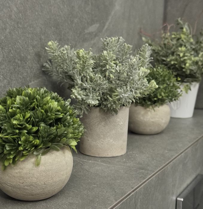 Sztuczne rosliny 4 szt w doniczkach