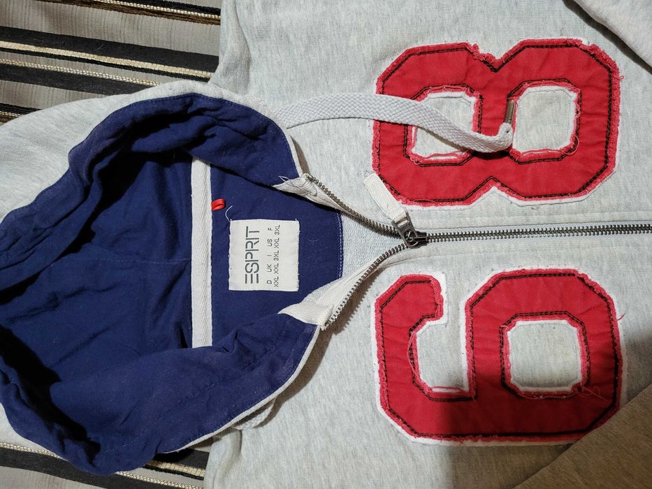 Sweatshirt/Casaco Cinza "Esprit" Com "68" aplicados na frente e Zip