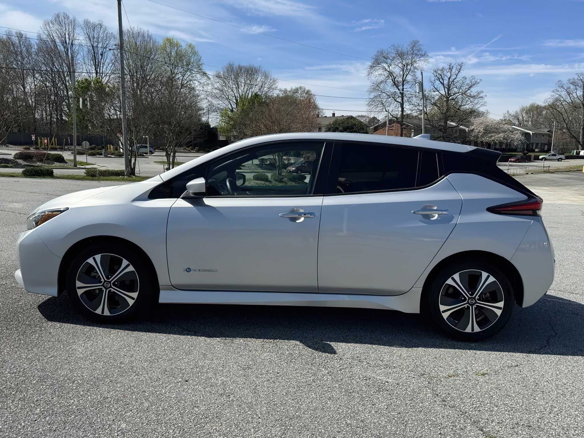 Nissan Leaf  SV 2018