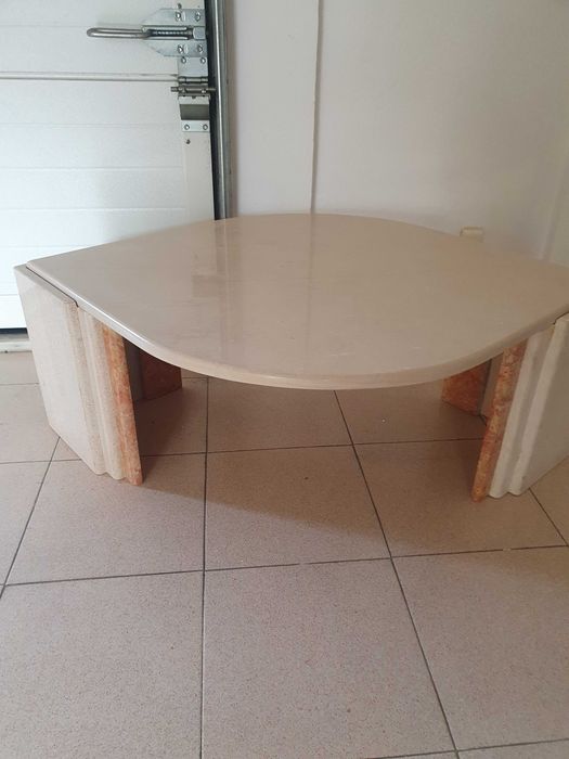 Mesa em pedra como nova