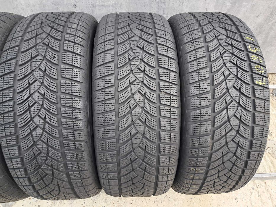 Резина зимова, Good Year Ultra Grip Performance + 235\55 R17