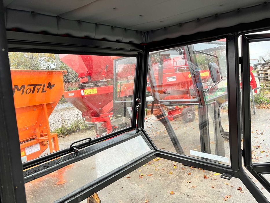 Kabina ciągnikowa Ursus C330 C360 MF235 MF255 T25 +wycieraczka --RATY-
