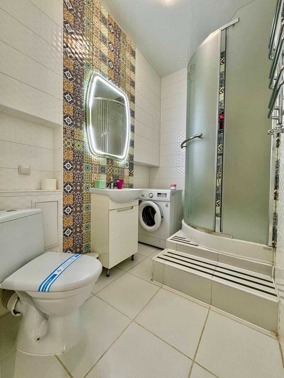 ApartPoltava подобово МАНСАРДА з виходом на дах, СВІТЛО ЗАВЖДИ, центр