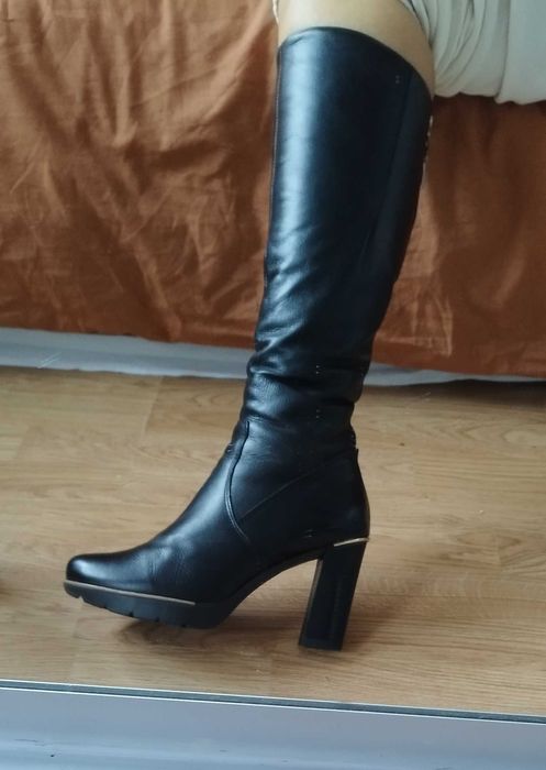 Venezia kozaki skórzane na obcasie 39