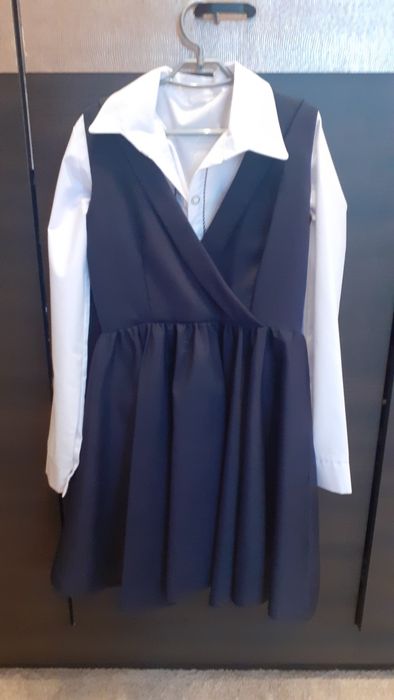 Sukienka i biala bluzka 134-140