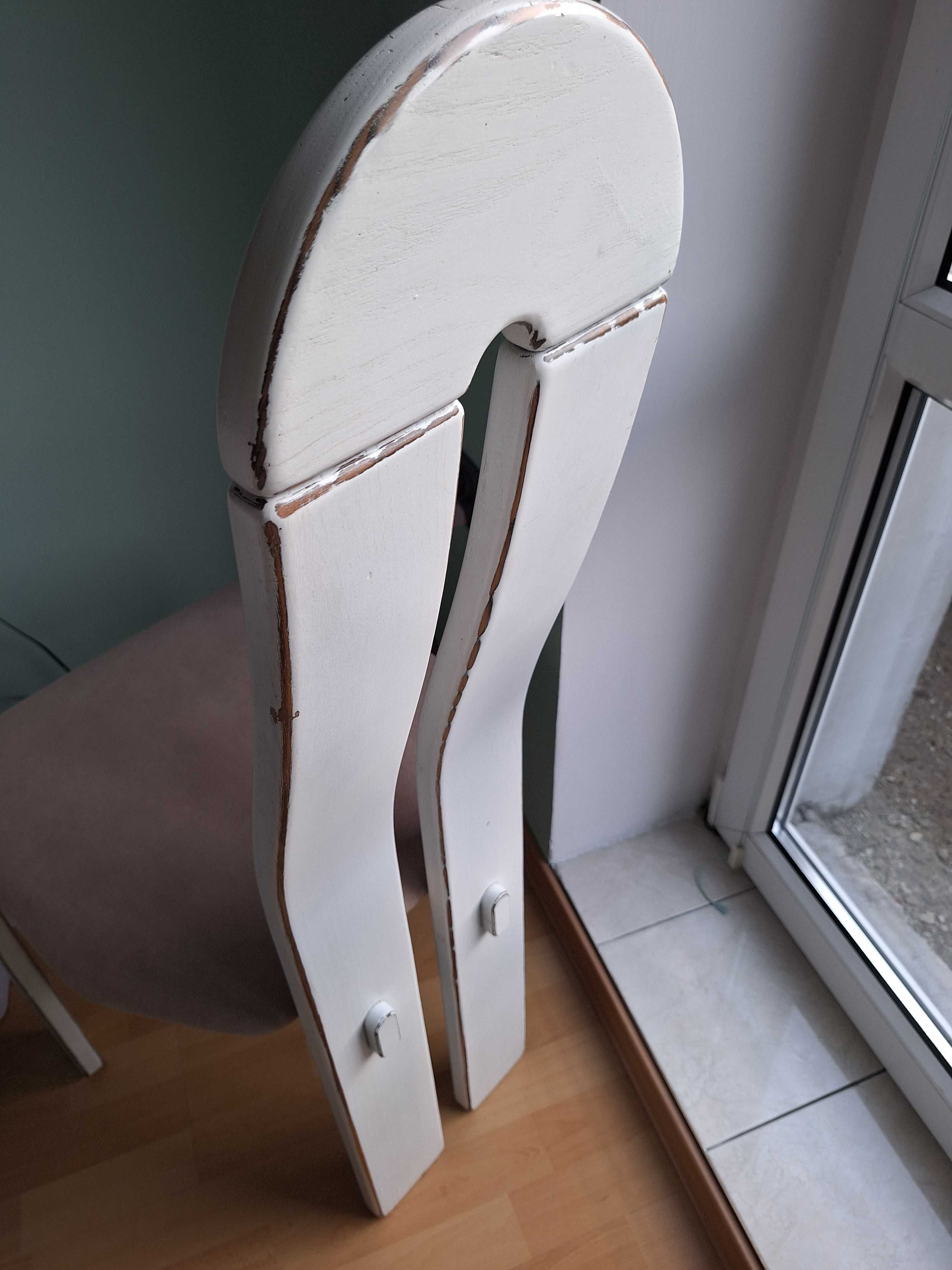 Komplet 4 dębowych krzeseł w stylu shabby chic