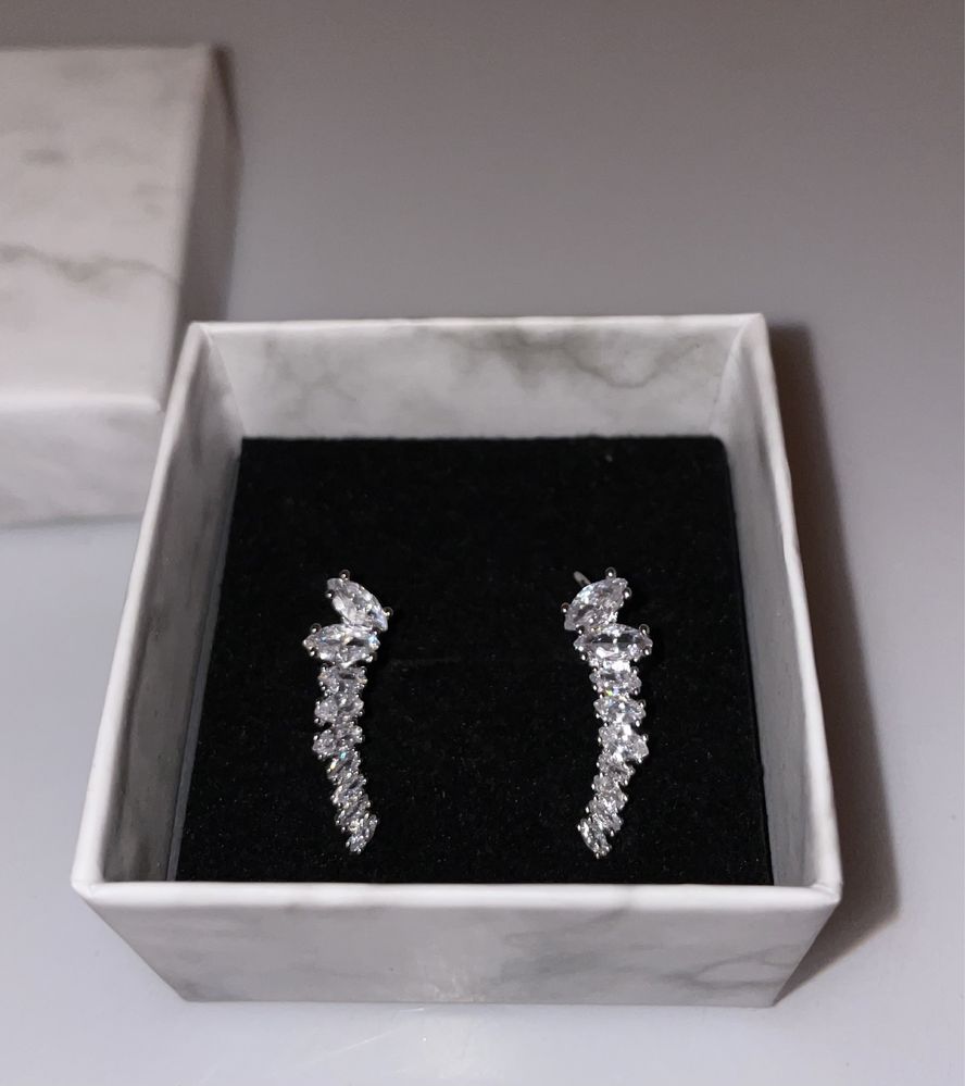 Nowe w pudełku srebrne kolczyki nausznice z diamencikami srebro 925