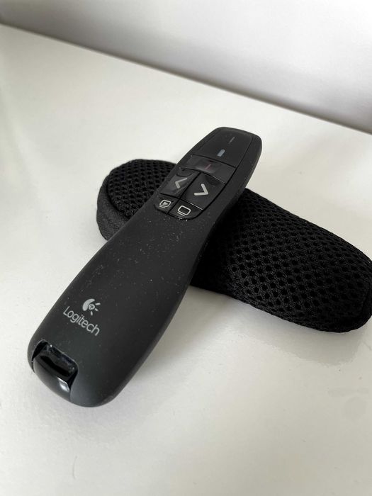 Pilot Logitech R400 Prezentacyjny Bezprzewodowy z Laserem i Etui