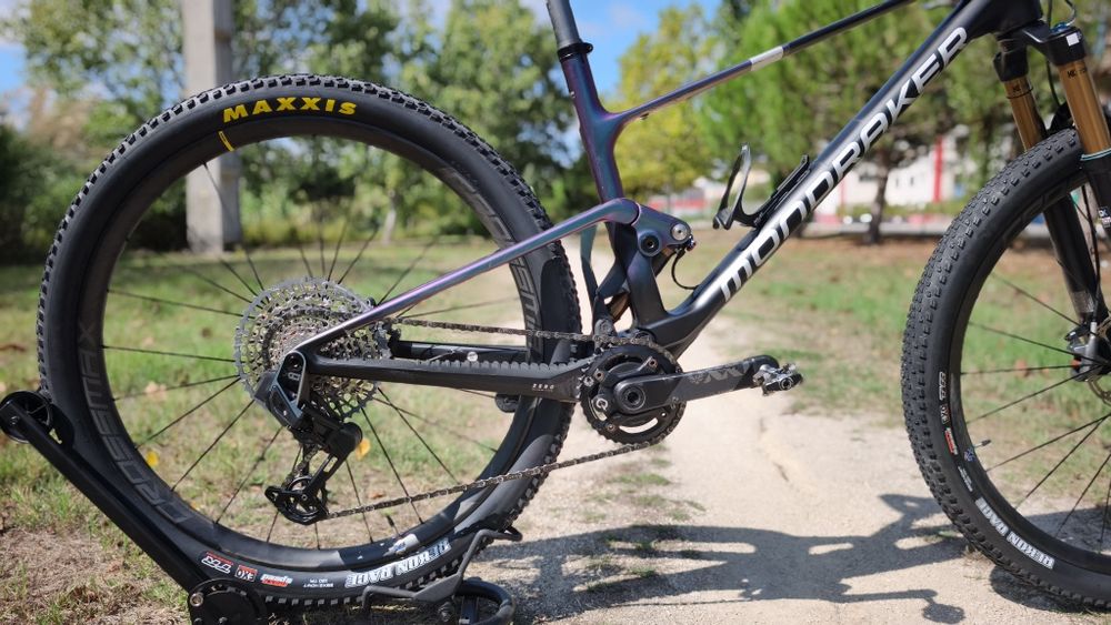 Mondraker F-PODIUM / AXS / Powermeter / Guiador Integrado
