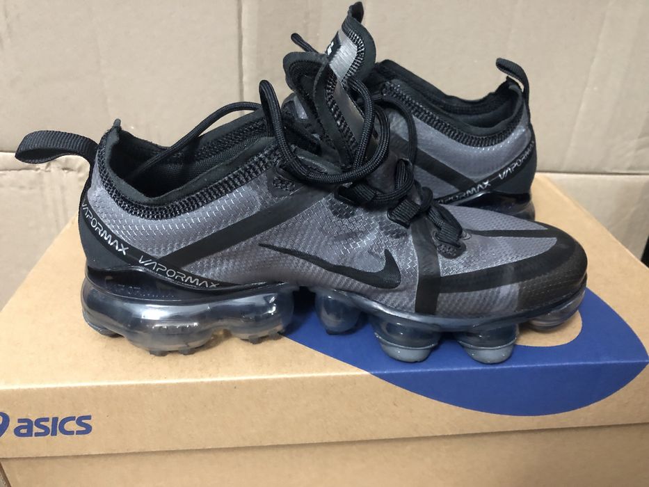 Кросівки Nike AIR VAPORMAX колір: сірий 36,5