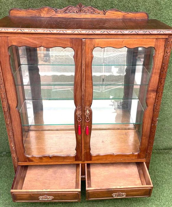 Movel cristaleira anos 60 bom estado geral  157X111X42 cm