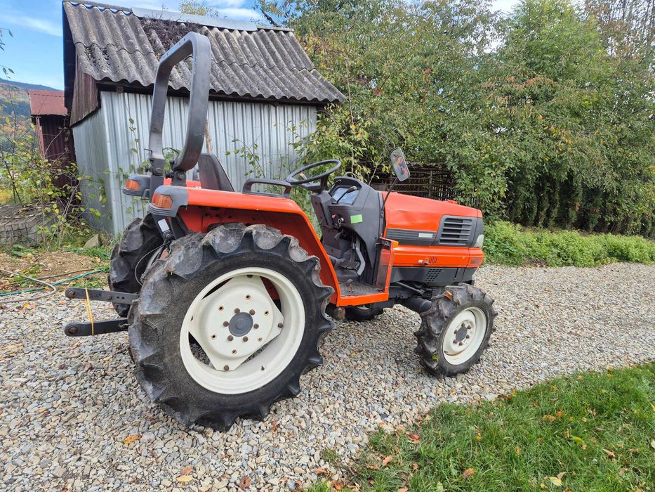 Sprzedam Mini Traktor Kubota GL 26 stan bardzo dobry 4x4 plug do snieg