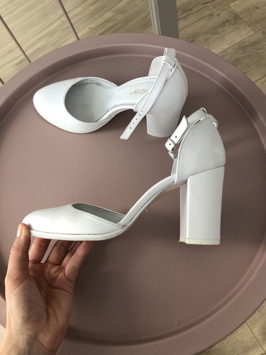 Взуття на підборах Madiro 37р.