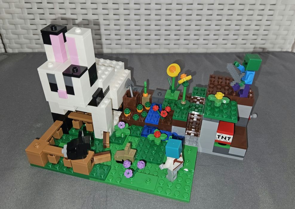 LEGO Minecraft Кроляче Ранчо