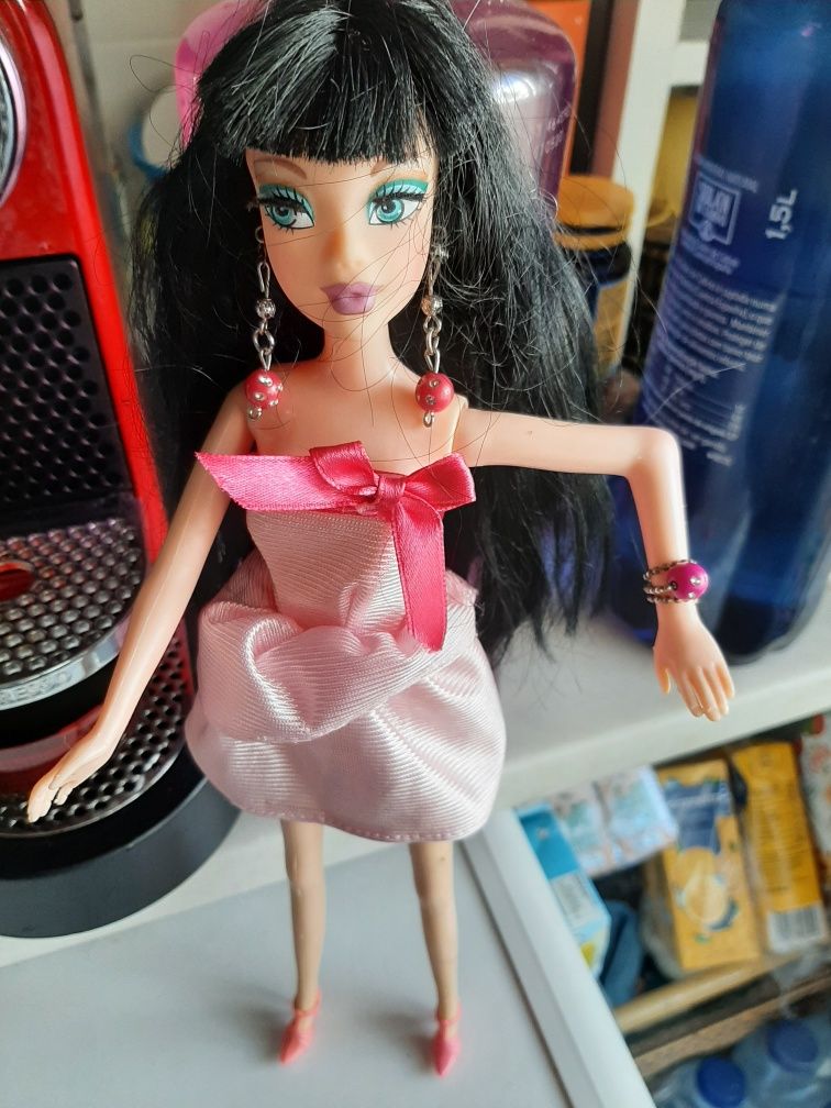 Barbie cabelo preto