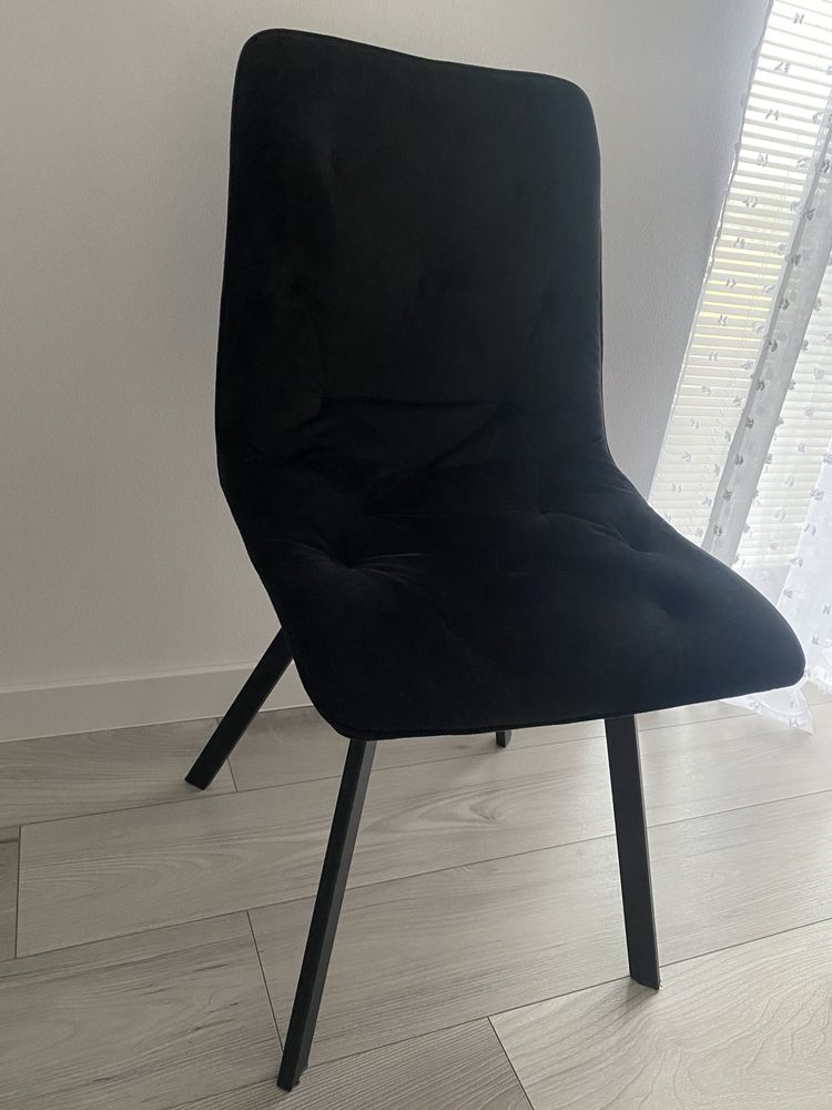 Krzesło welurowe